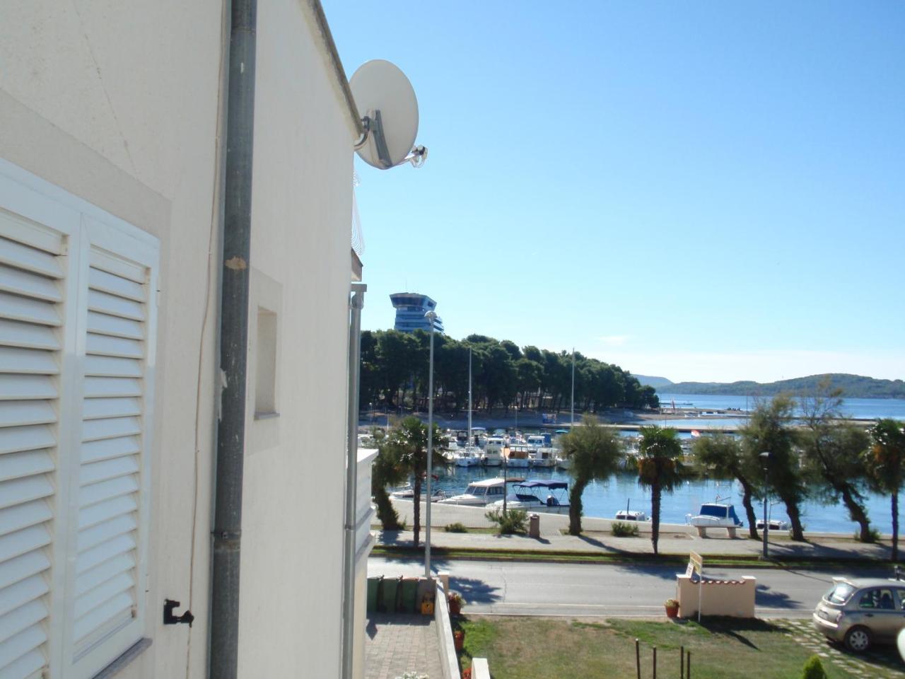 Apartment And Rooms Dalmatiko Vodice Exterior photo